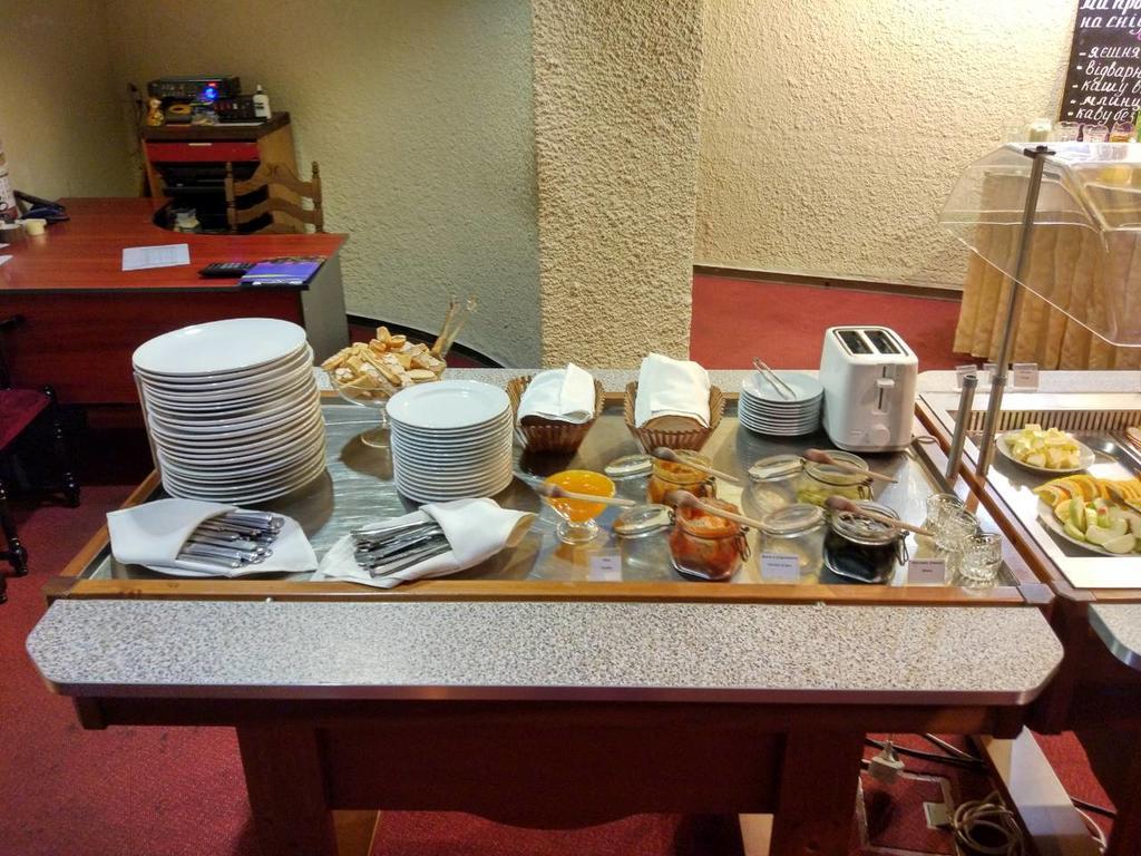 Salute Hotel Kijev Kültér fotó