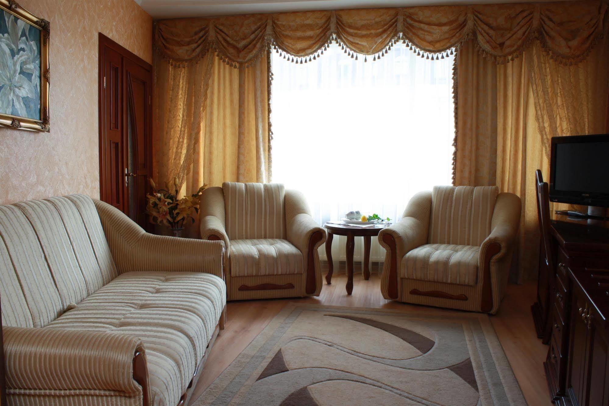 Salute Hotel Kijev Kültér fotó