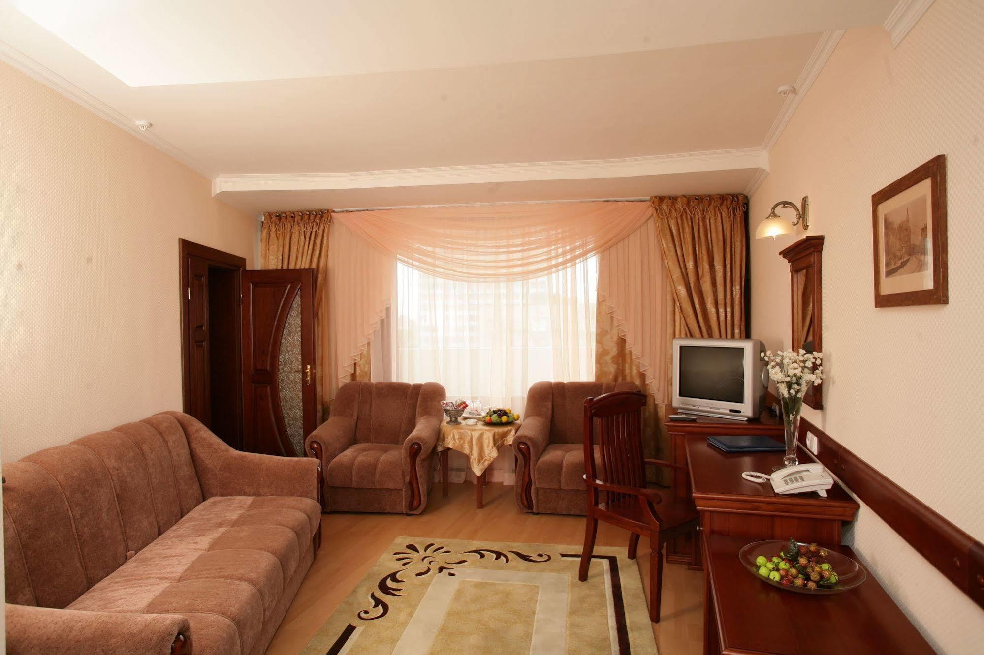 Salute Hotel Kijev Kültér fotó