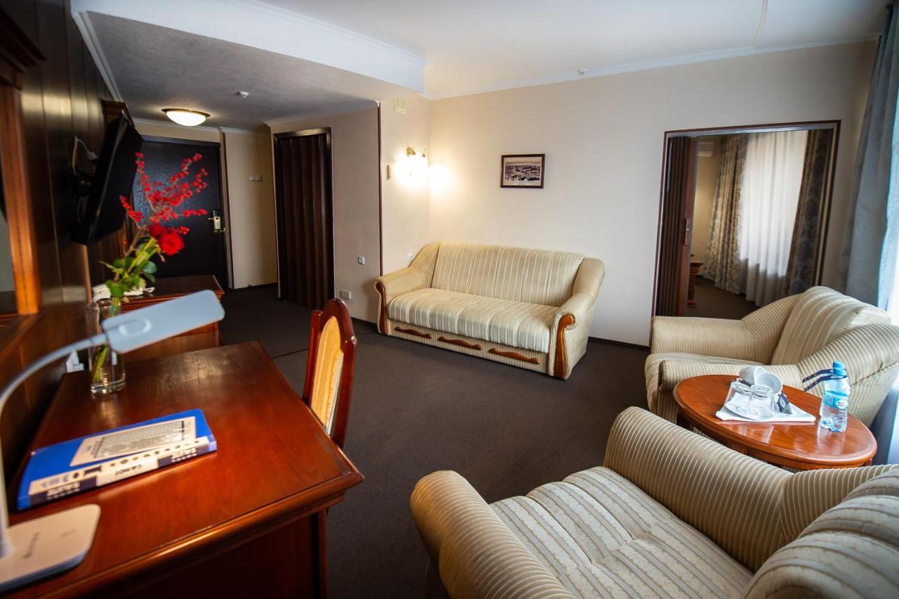 Salute Hotel Kijev Kültér fotó
